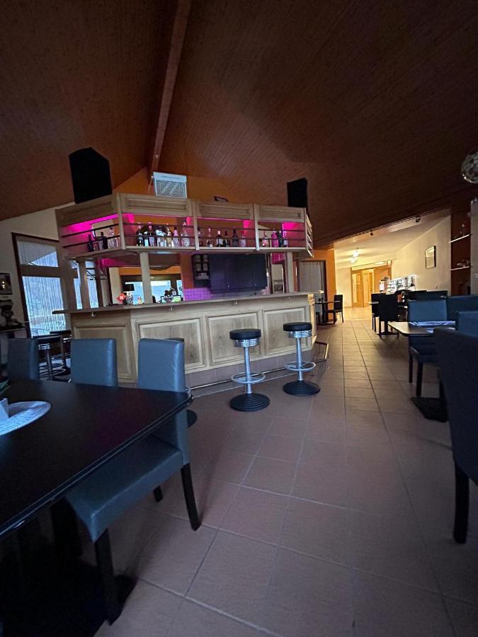Hotel Edirol Vouvry Экстерьер фото